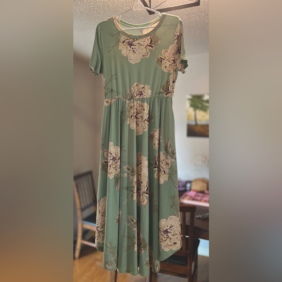 Wren and Ivory midi dress- soft and flowy! - Picture 1 of 3